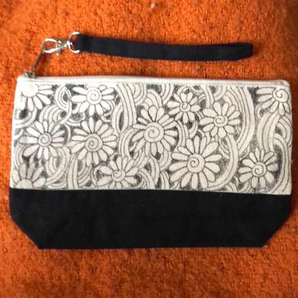 original Handbags - Hand doodled wristlet 🌀
